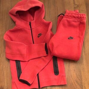 Boys Nike Tech set